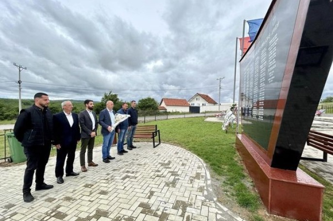 Kryetari Lladrovci p&euml;rkujtoi d&euml;shmorin, Nystret Halili