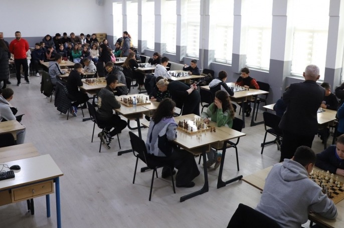 N&euml; Mitrovic&euml; u mbajt gara komunale e shahut 