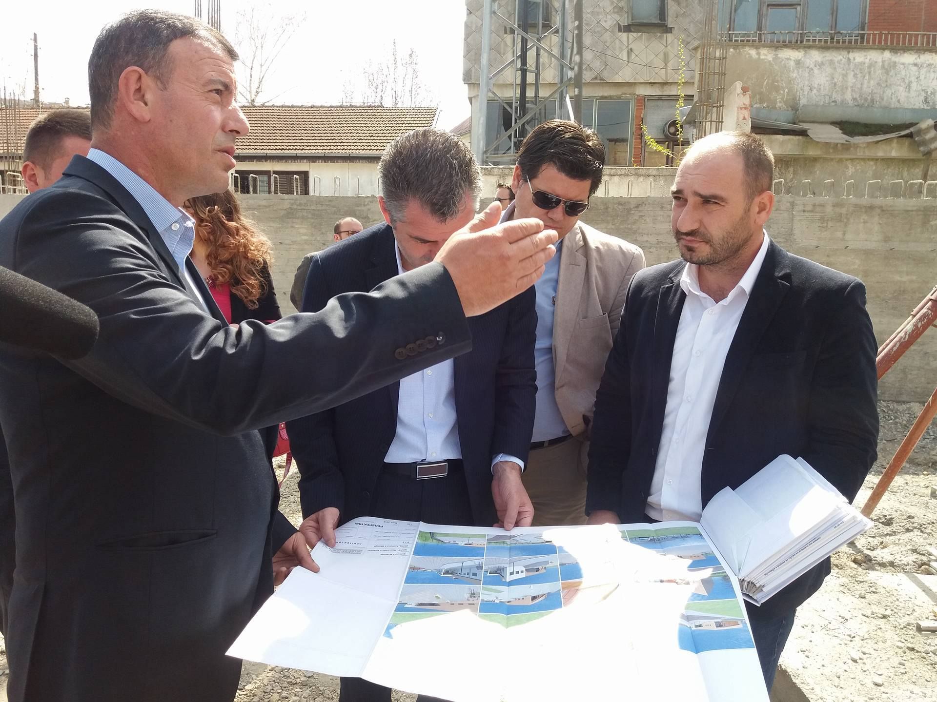 Gashi dhe Shala "inspektojn&euml;" punimet n&euml; Sht&euml;pin&euml; e Kultur&euml;s