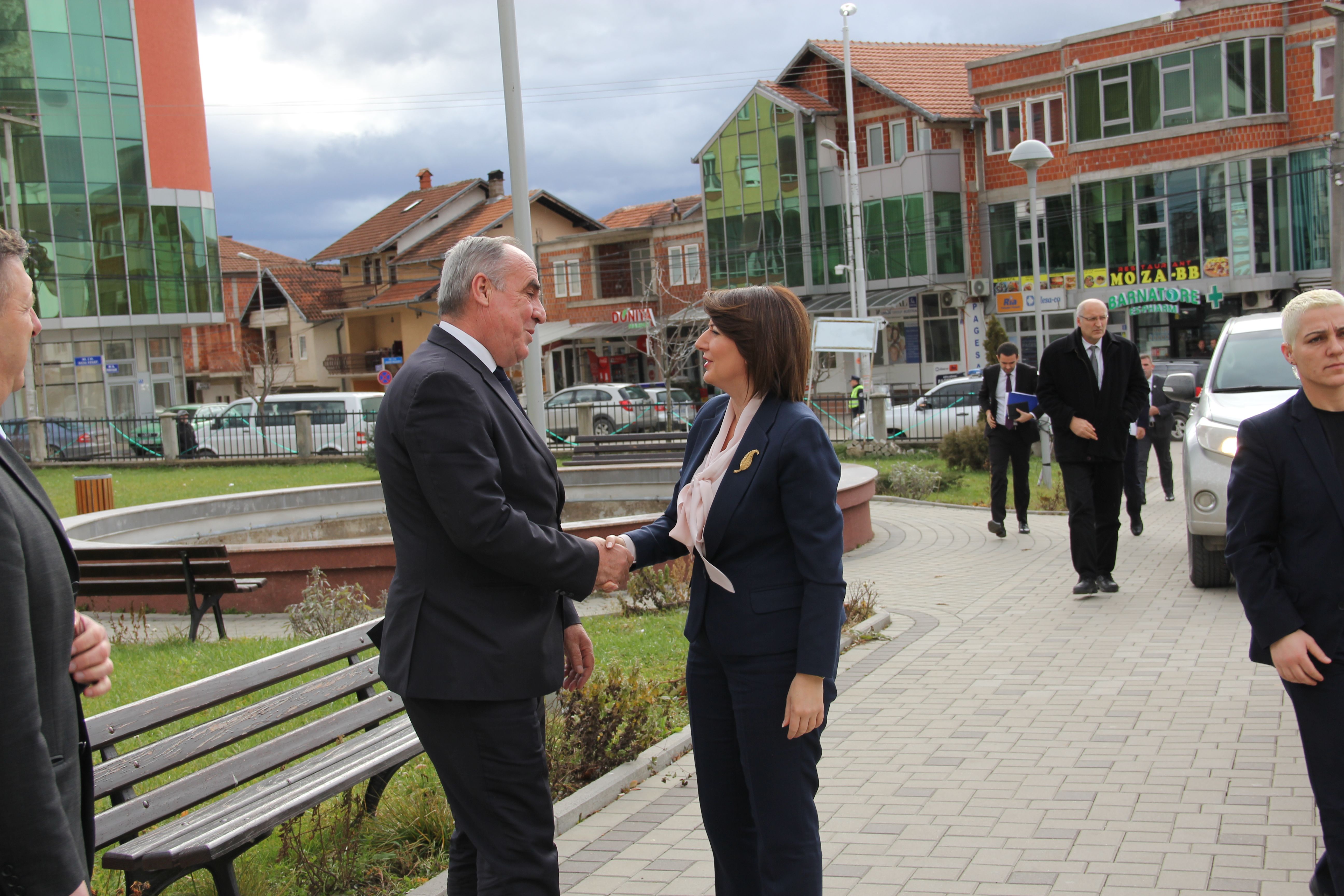 Presidentja Atifete Jahjaga viziton Komun&euml;n e Istogut