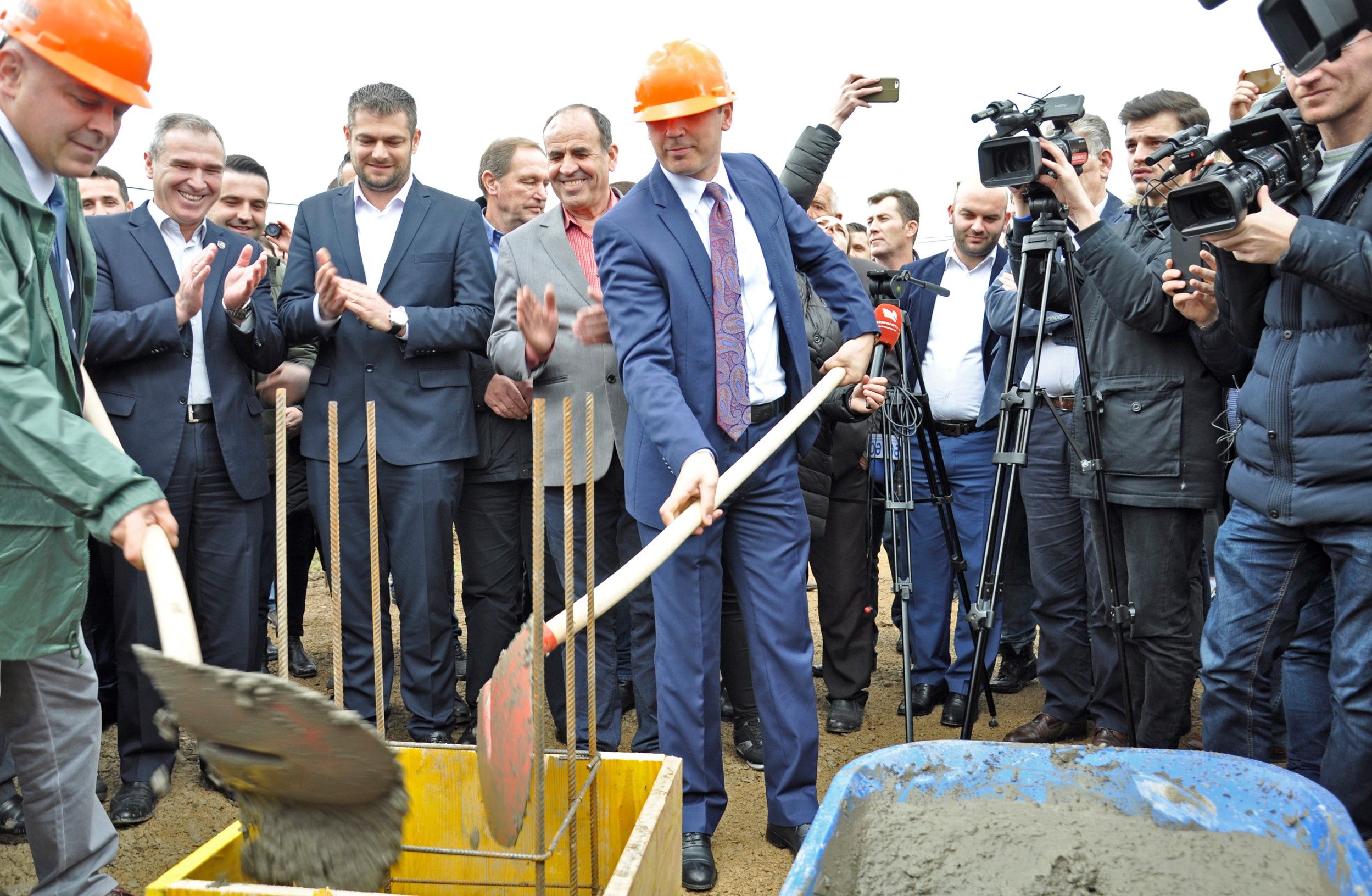 Vihet gurthemeli i Qendr&euml;s s&euml; Kultur&euml;s n&euml; Rogov&euml; t&euml; Hasit